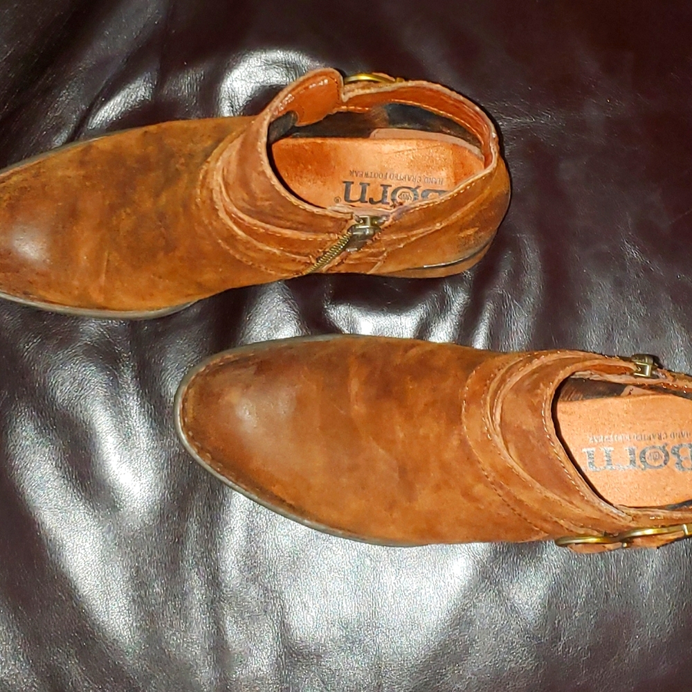 Born super cute brown booties - Picture 2 of 5
